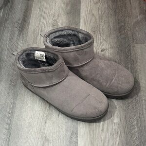 SO Women's Gray Cozy Ankle Boots